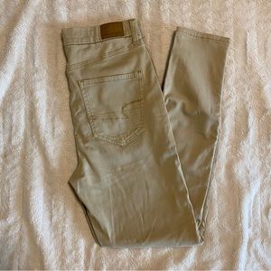 American Eagle Khaki Curvy High Rise Jegging